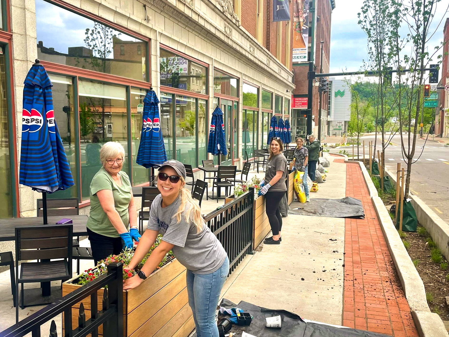 Artisan Center Green Team Artisan Center Green Team